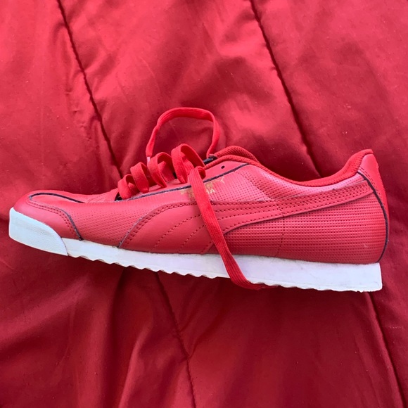 Puma Shoes - Picture 2 of 5